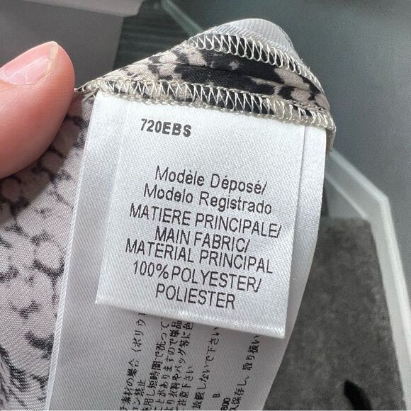 Sz 38 (Large) PAULE KA Light Pastel Gray Snake Print Blouse - Picture 9 of 9